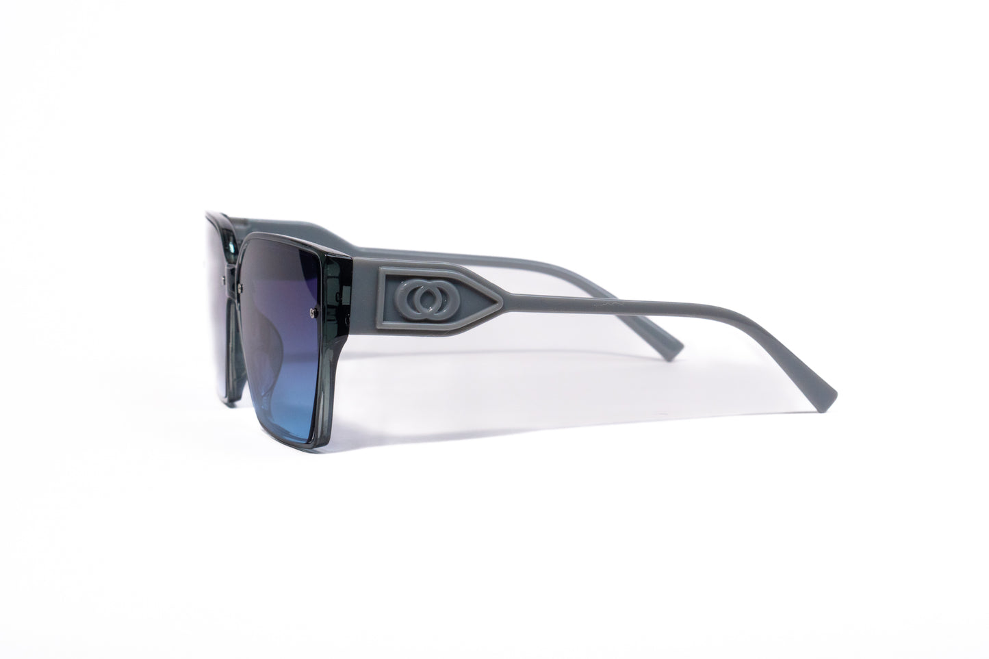 442. Celebrity sunglasses UV400 Retina protected cooling glass