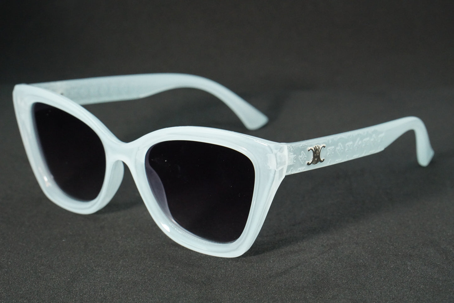 210. Celebrity sunglasses UV400 Retina protected cooling glass