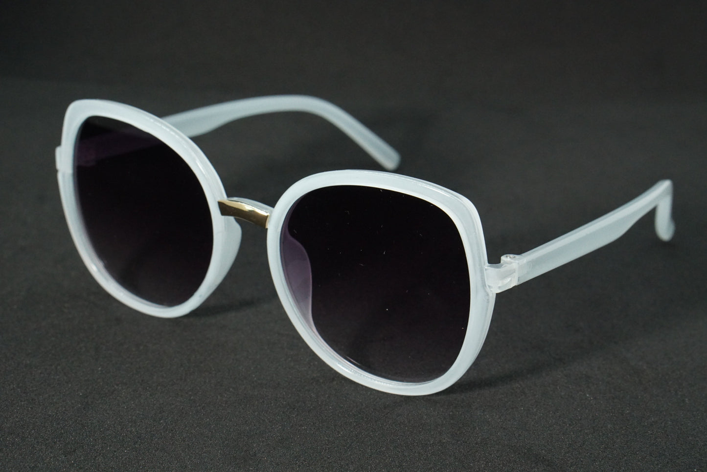 8. Celebrity sunglasses UV400 Retina protected cooling glass