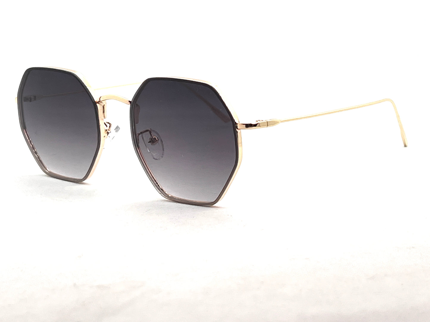 38.Celebrity glass UV400 Retina protected colling glass 5 April