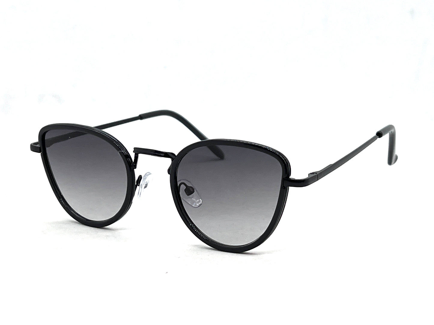 20.Celebrity glass UV400 Retina protected colling glass 5 April