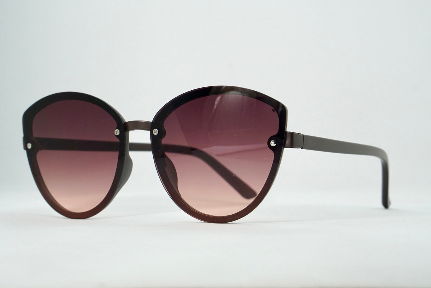 48. Celebrity sunglasses UV400 Retina protected cooling glass