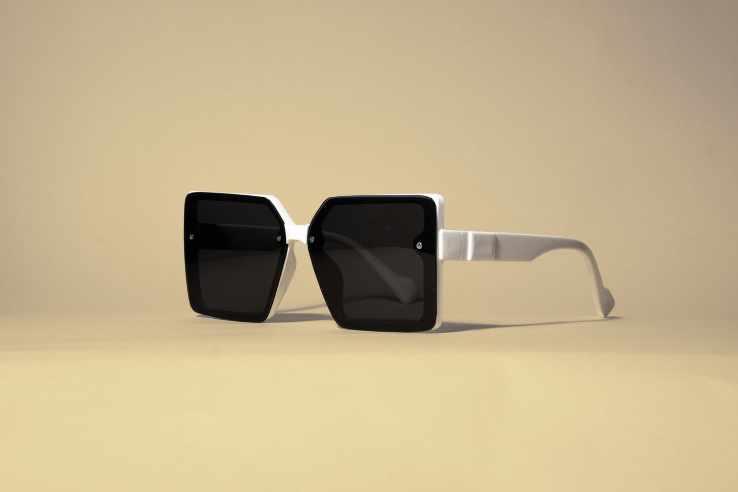 395. Celebrity sunglasses UV400 Retina protected cooling glass