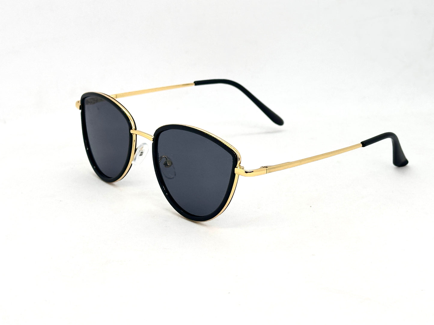 20.Celebrity glass UV400 Retina protected colling glass 9 April
