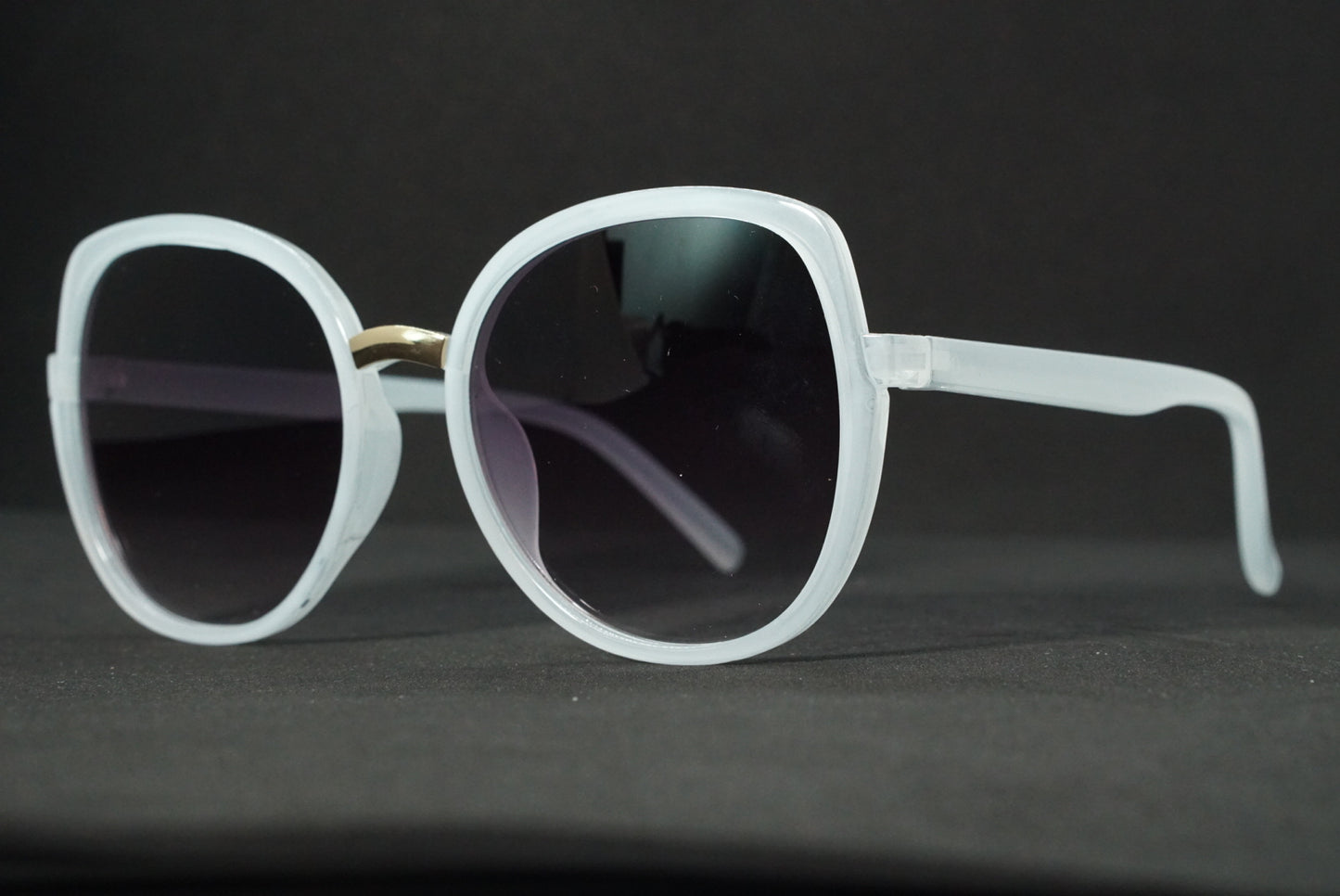 8. Celebrity sunglasses UV400 Retina protected cooling glass