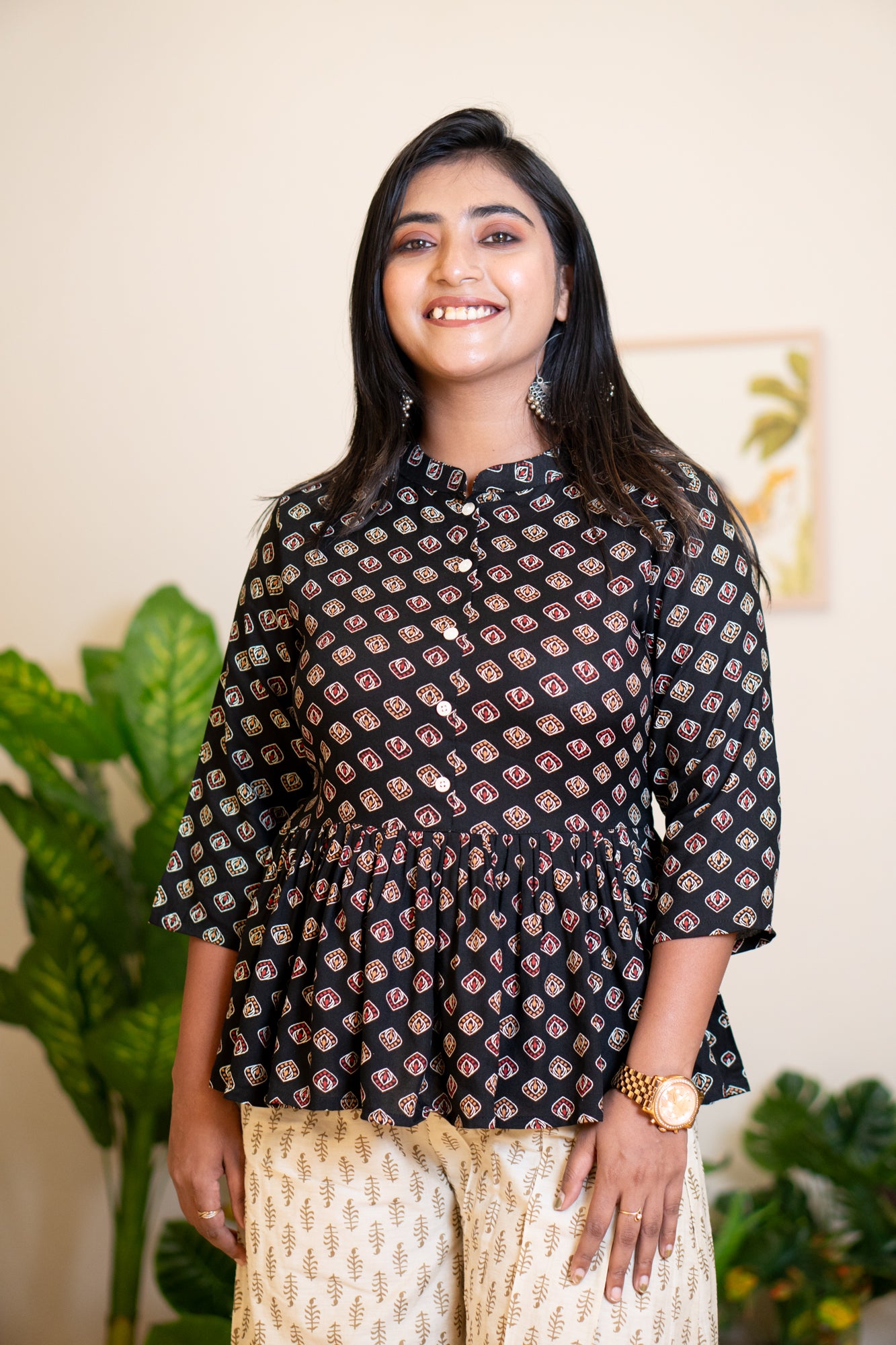 Hyrr 5paisa tunic Black