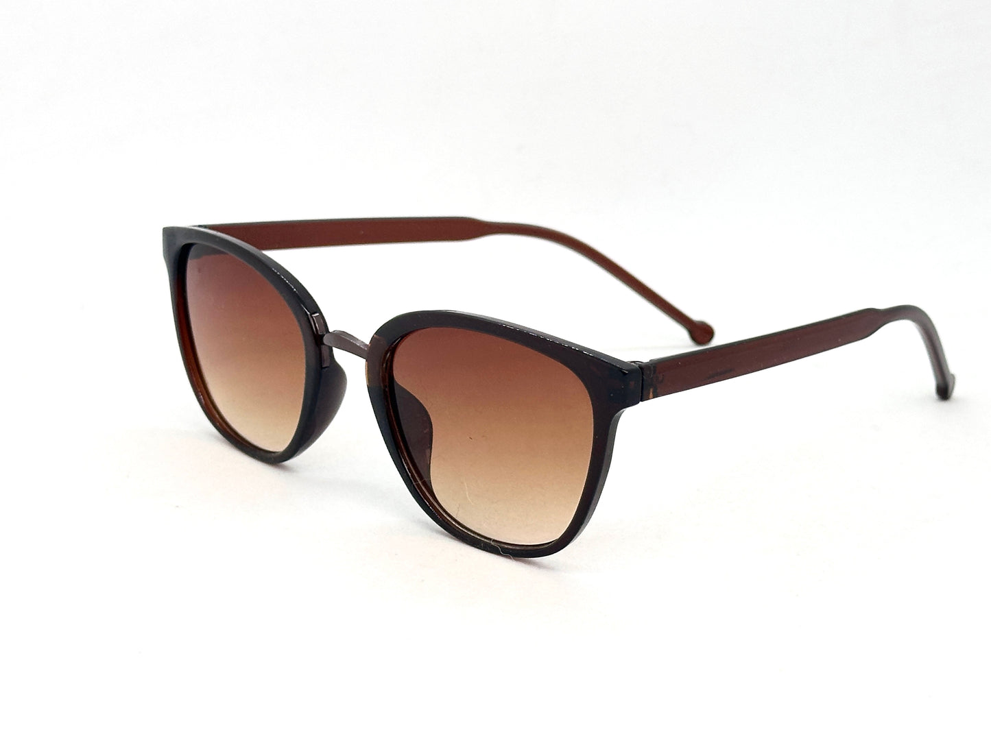 06.Celebrity glass UV400 Retina protected colling glass 8 April