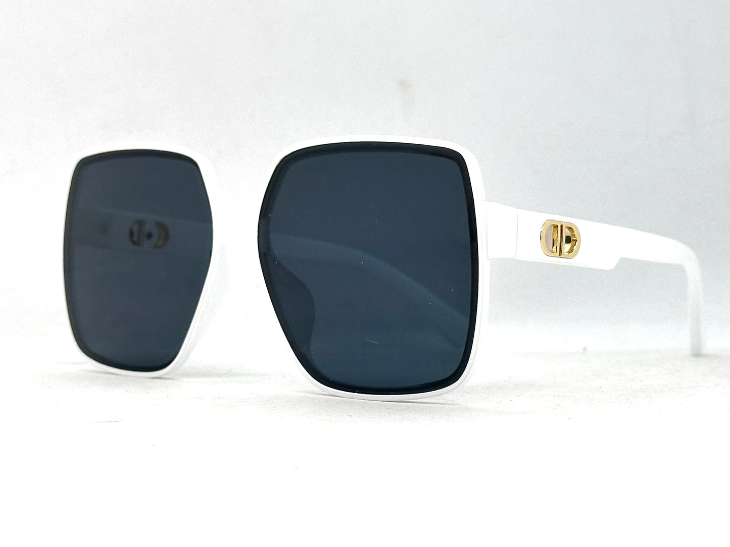 29.Celebrity glass UV400 Retina protected colling glass 6 April