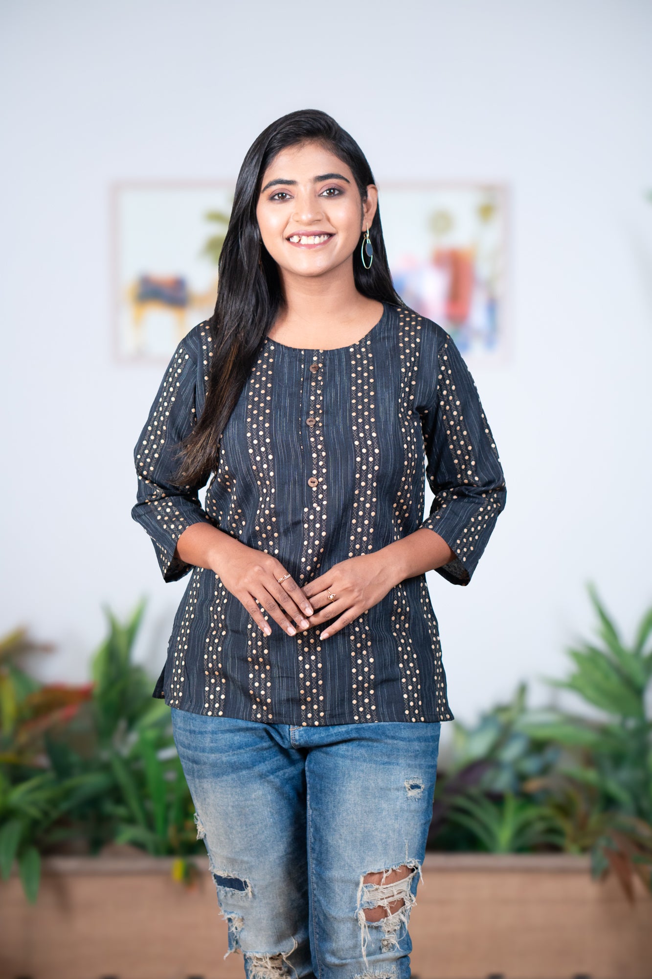 Black tunic thread waiving