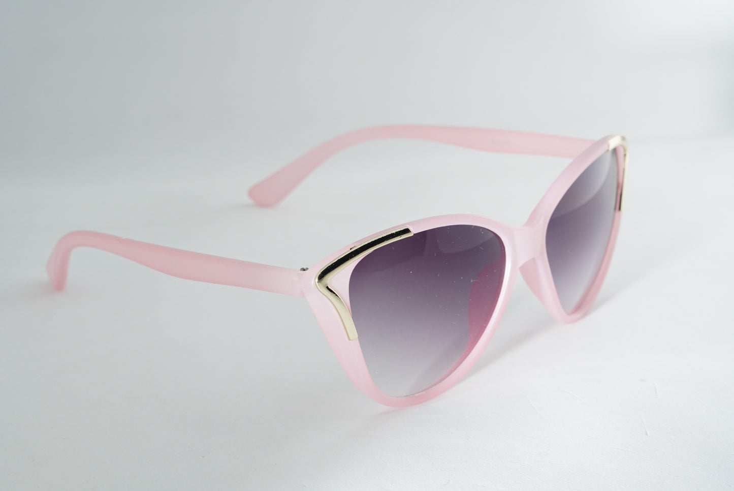 119. Celebrity sunglasses UV400 Retina protected cooling glass