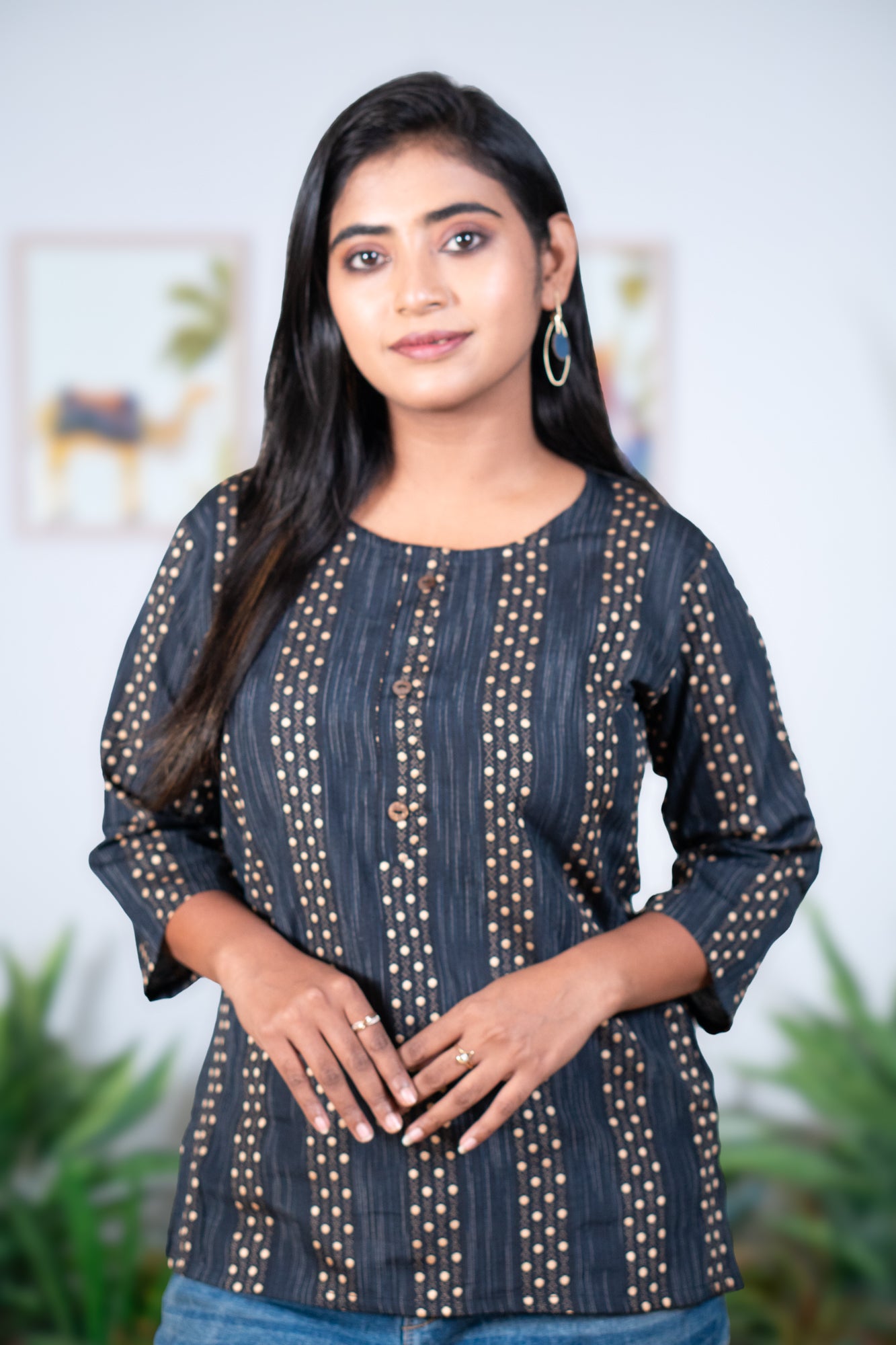 Black tunic thread waiving