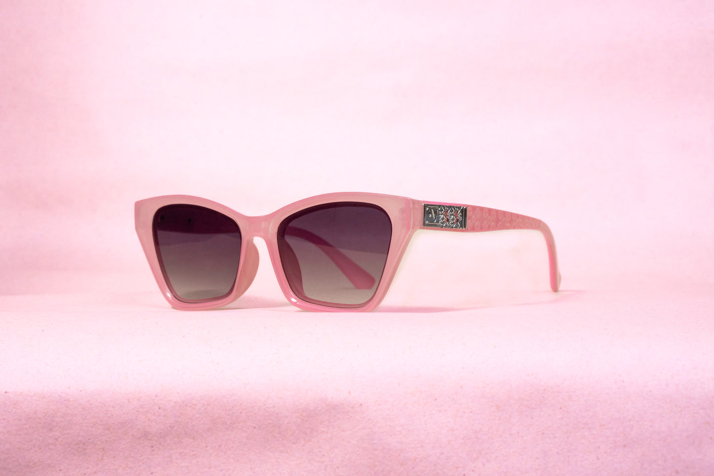 281. Celebrity sunglasses UV400 Retina protected cooling glass