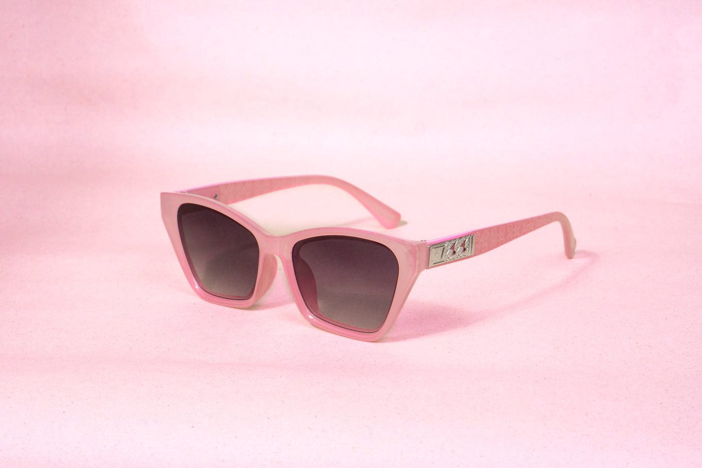 281. Celebrity sunglasses UV400 Retina protected cooling glass