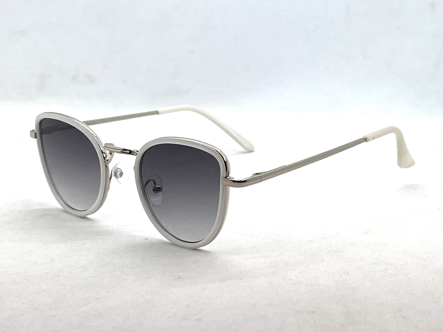 28.Celebrity glass UV400 Retina protected colling glass 5 April