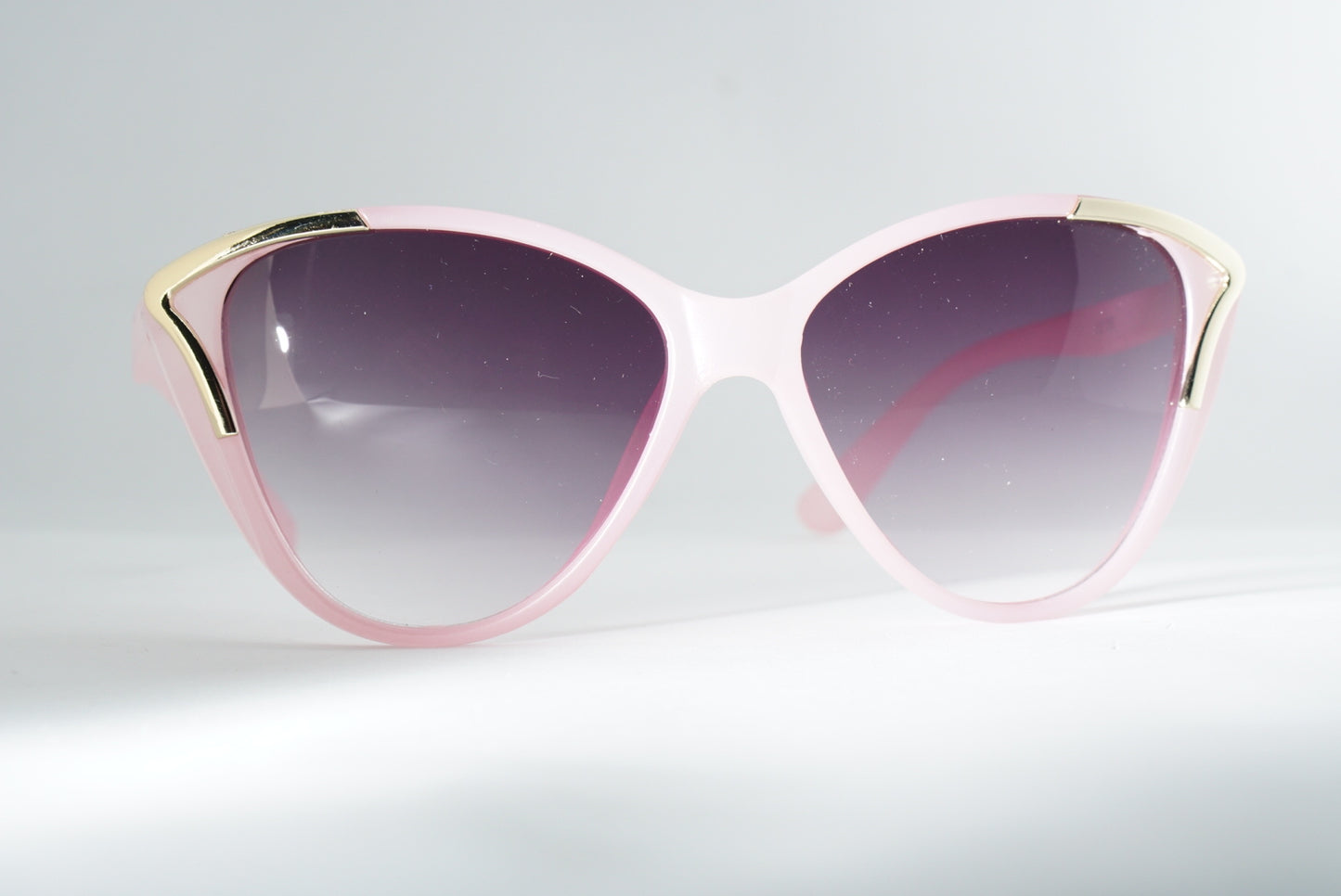 119. Celebrity sunglasses UV400 Retina protected cooling glass