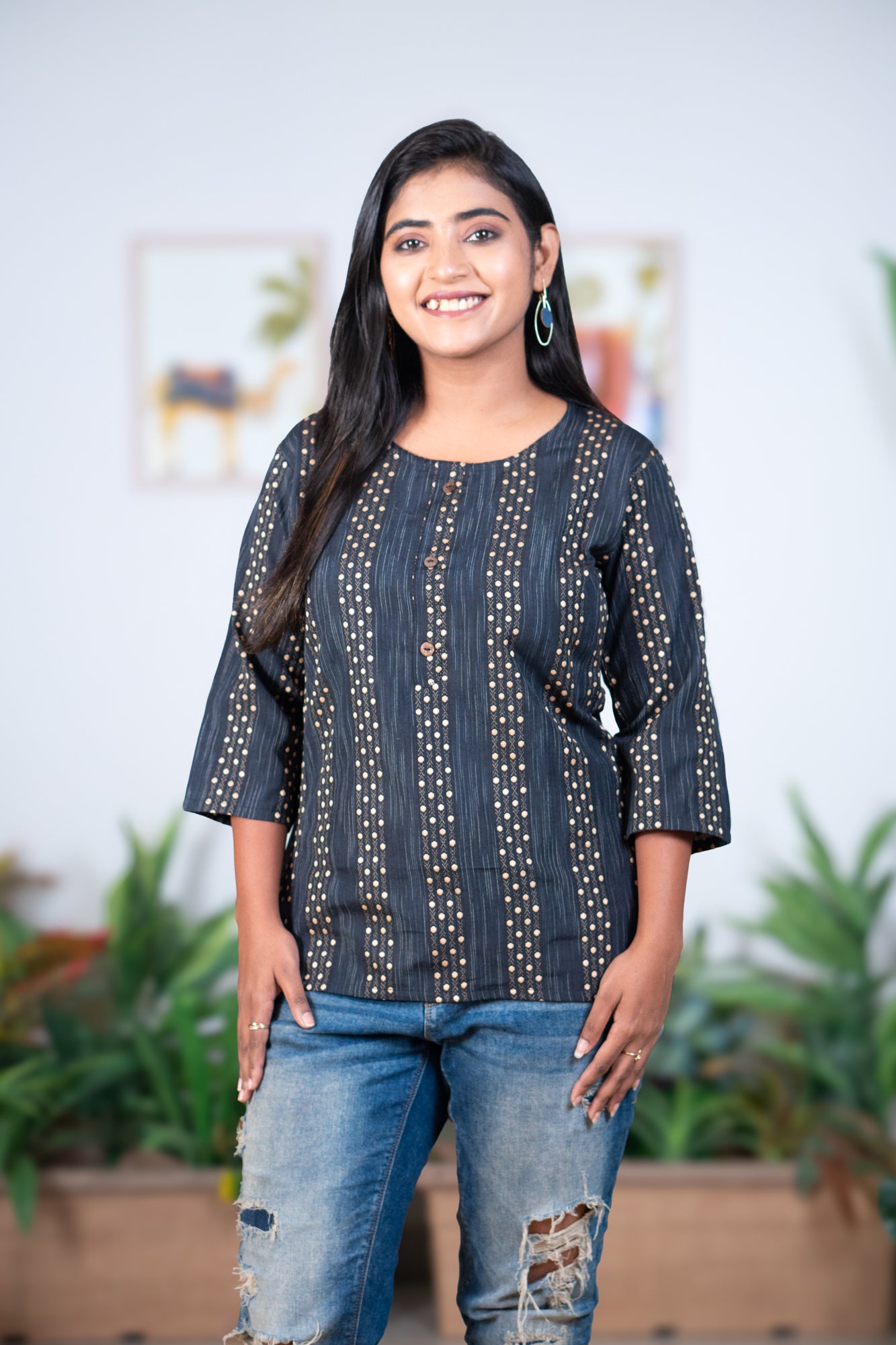 Black tunic thread waiving
