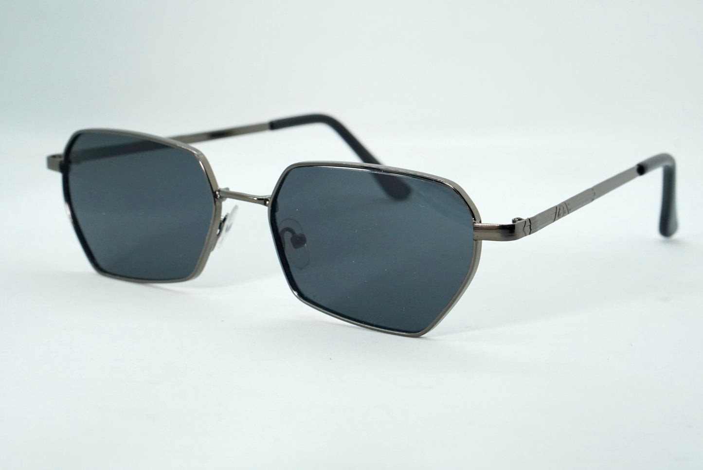 230. Trendy Metal Sunglasses with UV400 Retina Protection & Cooling Shield