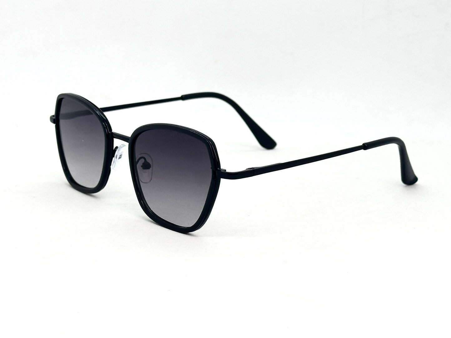 17.Celebrity glass UV400 Retina protected colling glass 8 April