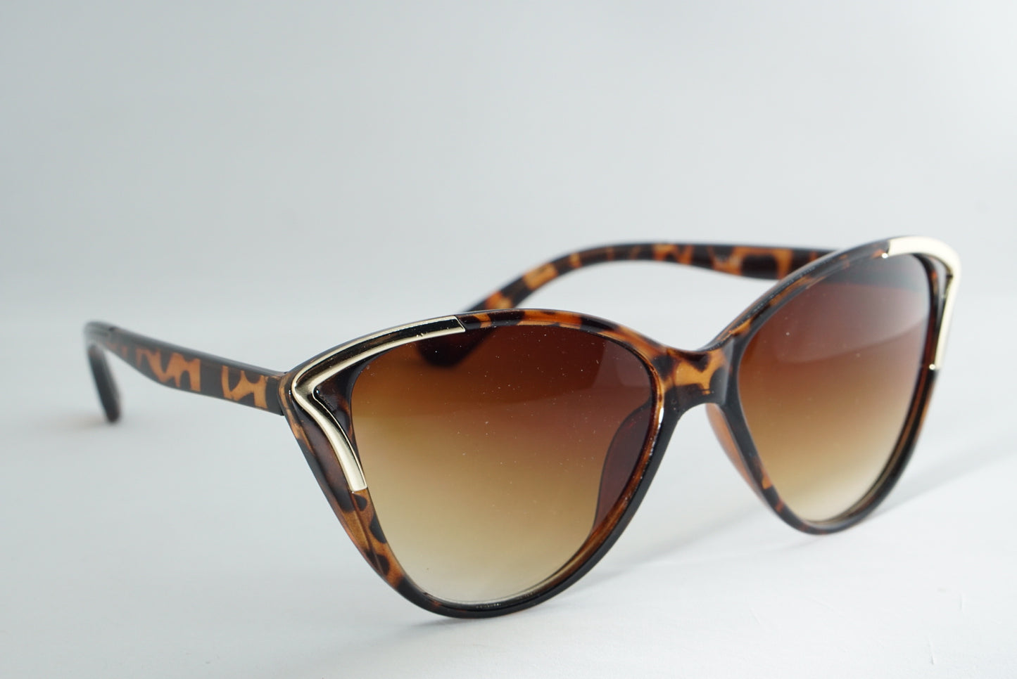 118. Celebrity sunglasses UV400 Retina protected cooling glass