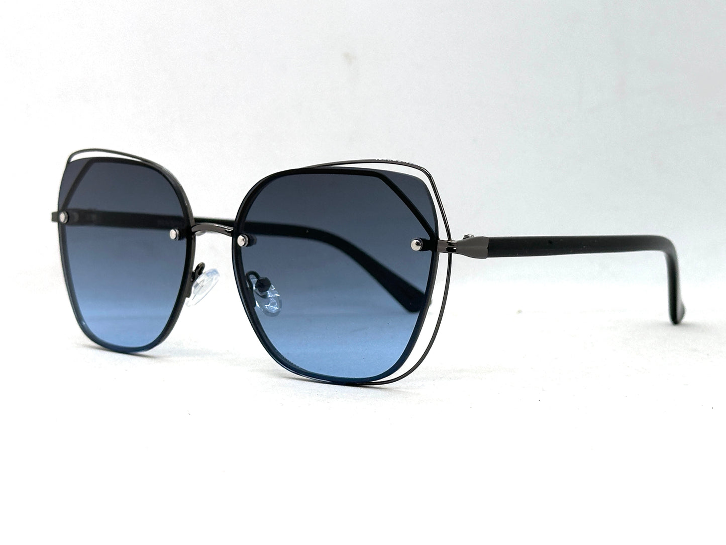 43.Celebrity glass UV400 Retina protected colling glass 6 April