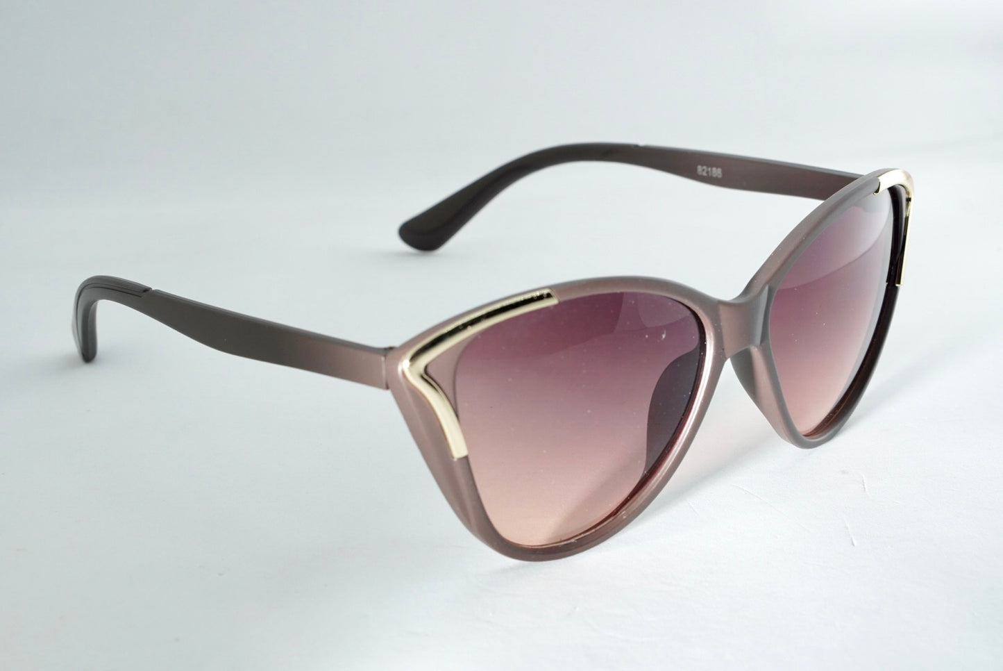 121. Celebrity sunglasses UV400 Retina protected cooling glass