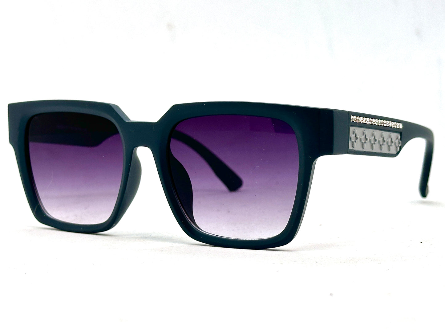 24.Celebrity glass UV400 Retina protected colling glass mar31