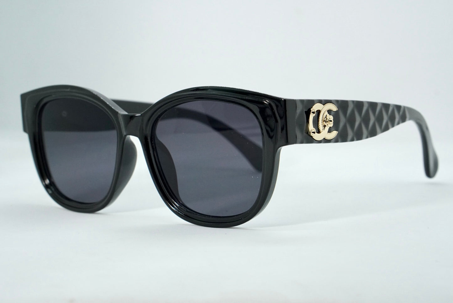 240. Celebrity sunglasses UV400 Retina protected cooling glass
