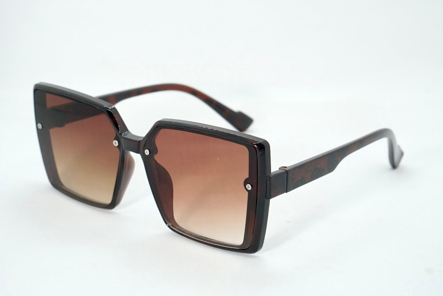 163. Celebrity sunglasses UV400 Retina protected cooling glass