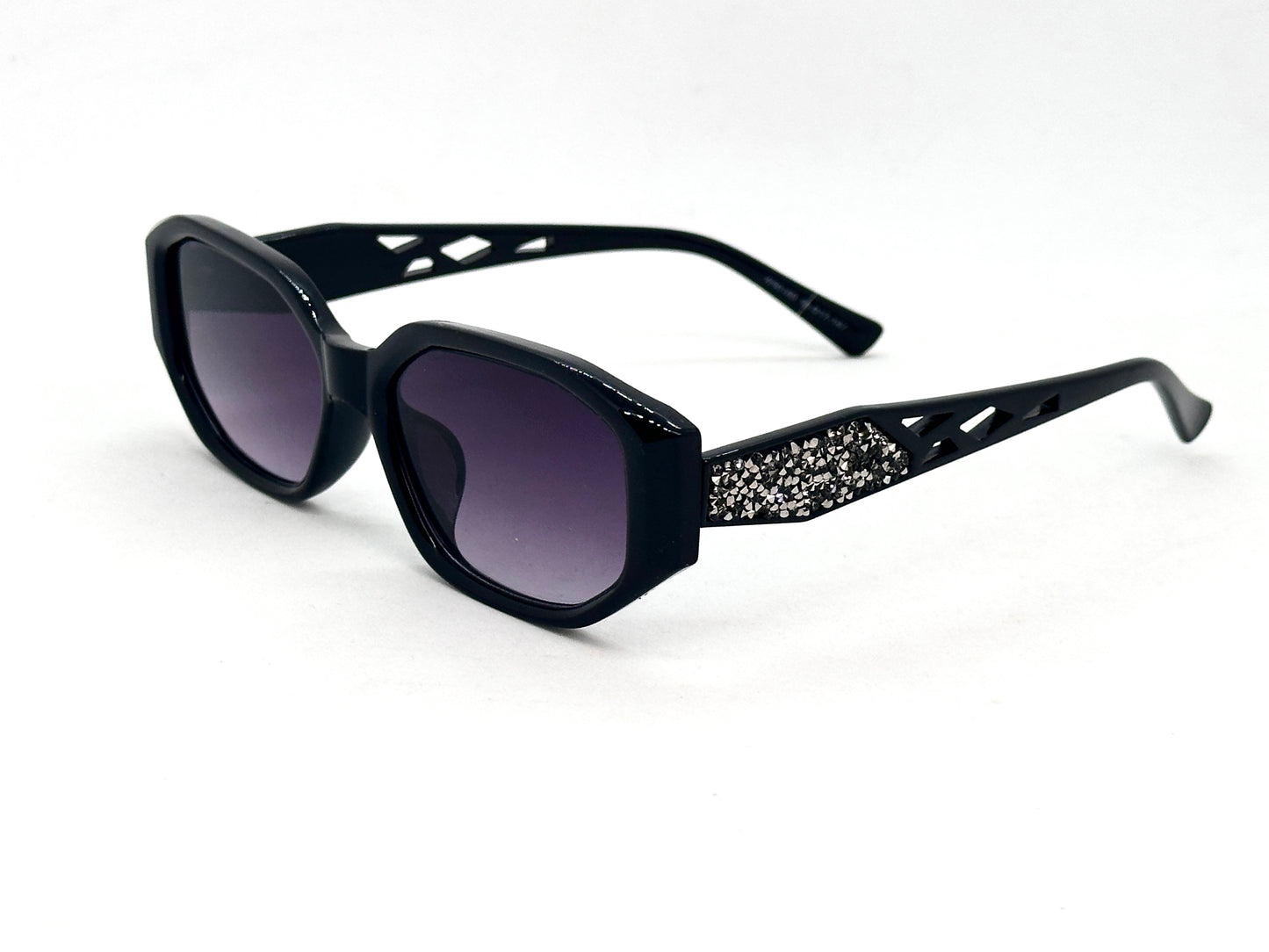 33.Celebrity glass UV400 Retina protected colling glass 8 April