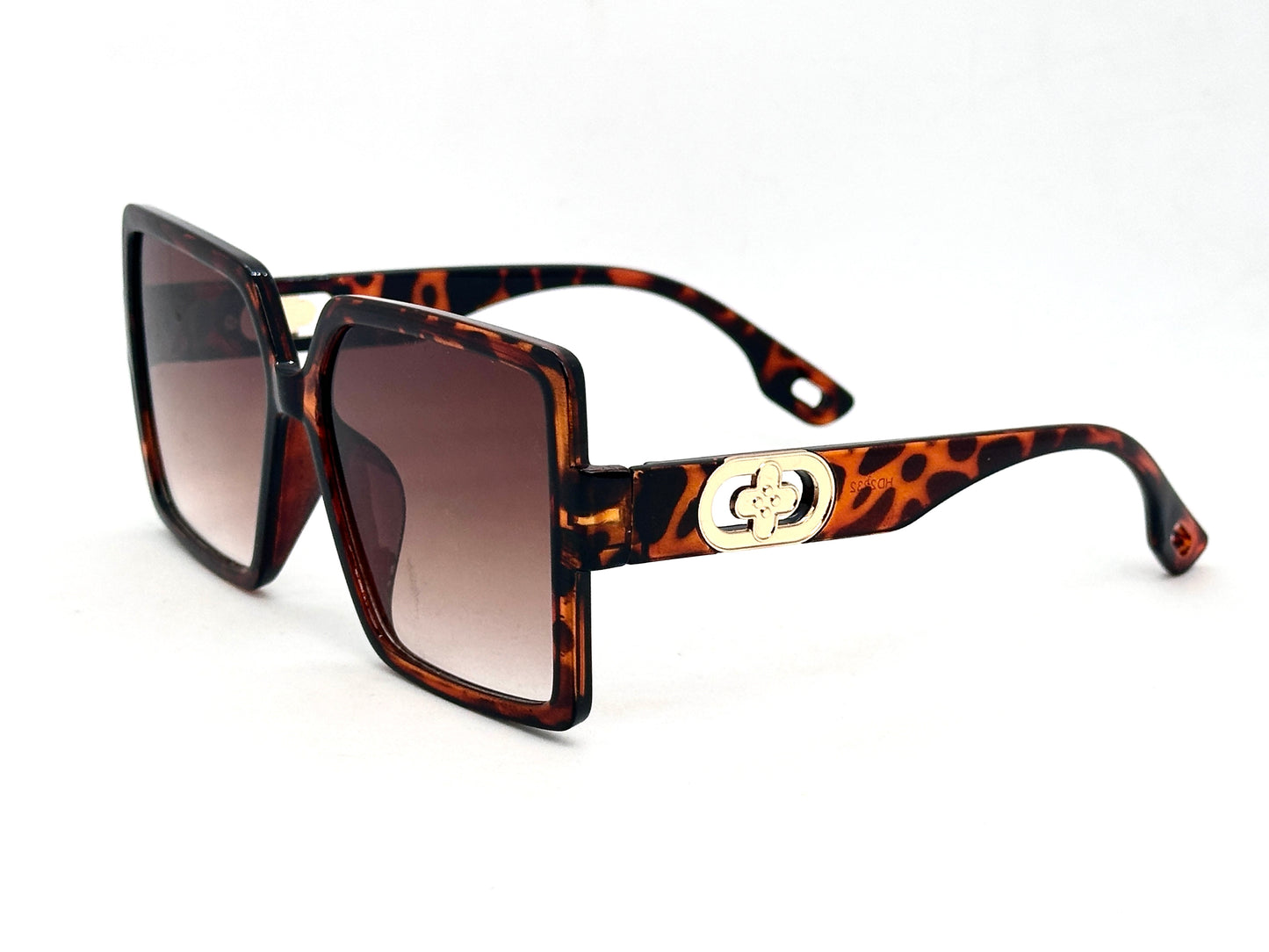 28.Celebrity glass UV400 Retina protected colling glass 8 April