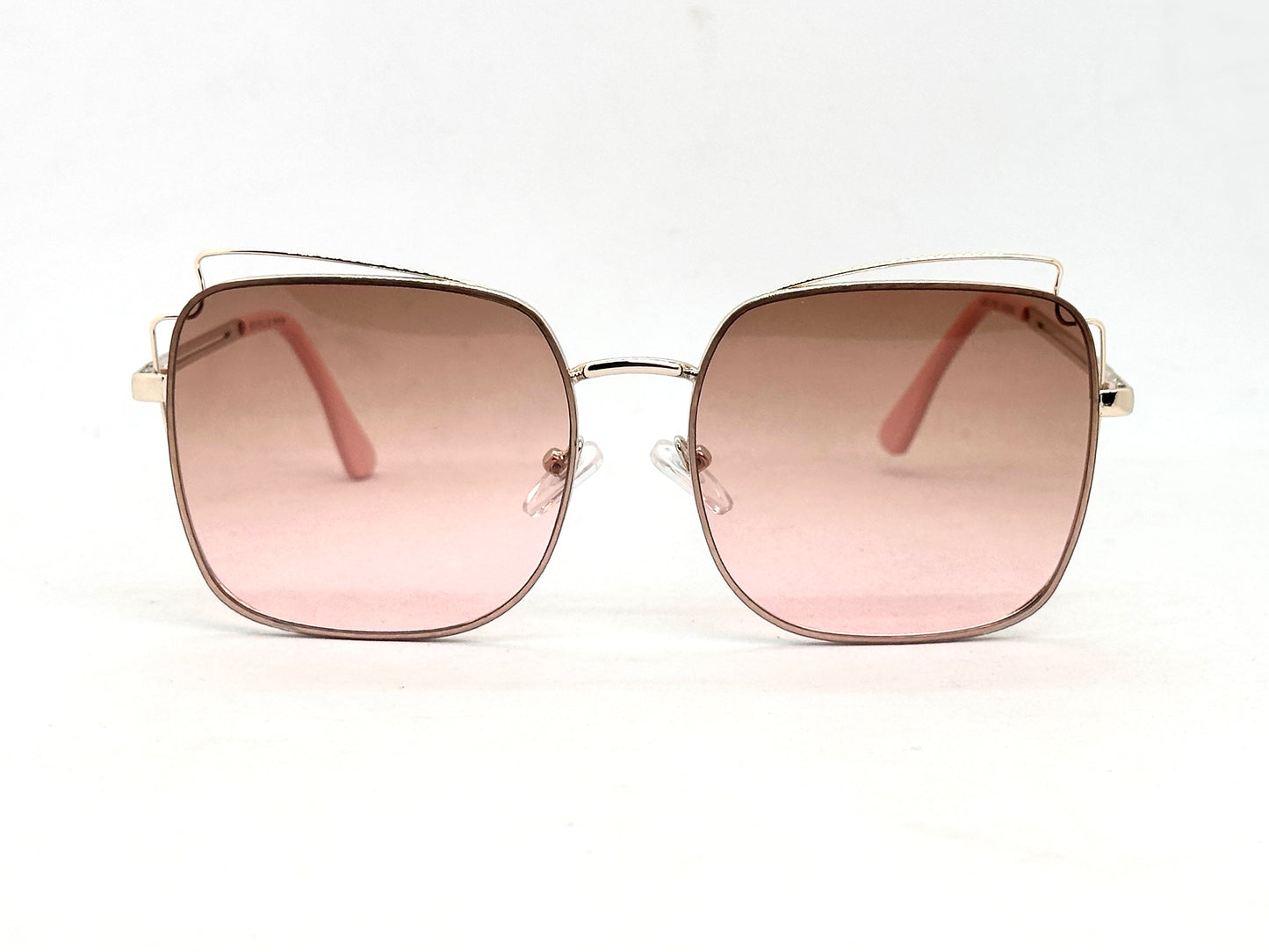 39.Celebrity glass UV400 Retina protected colling glass 8 April