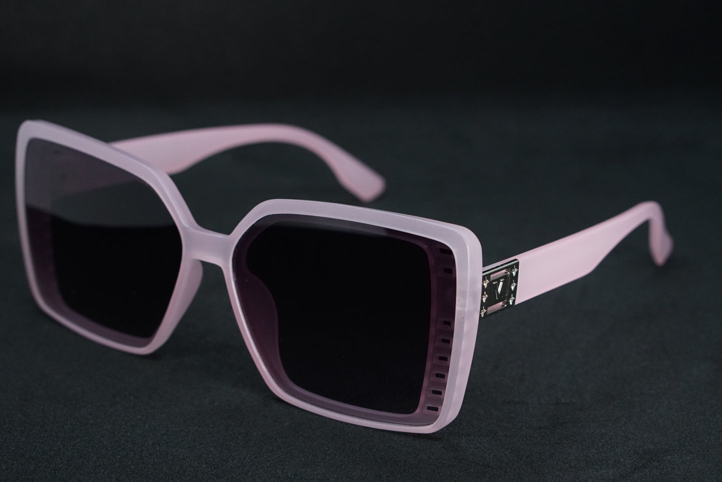 252. Celebrity sunglasses UV400 Retina protected cooling glass