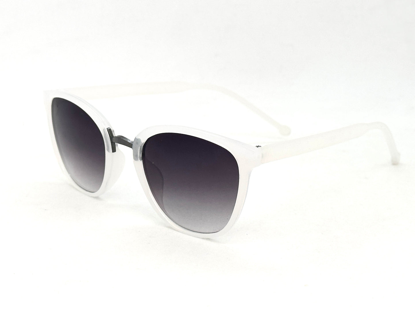 05.Celebrity glass UV400 Retina protected colling glass 8 April