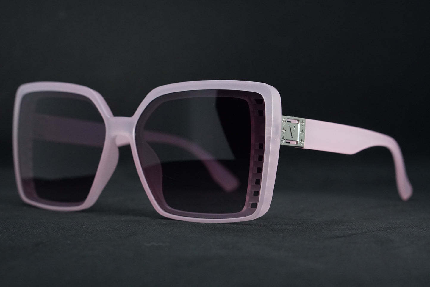 252. Celebrity sunglasses UV400 Retina protected cooling glass