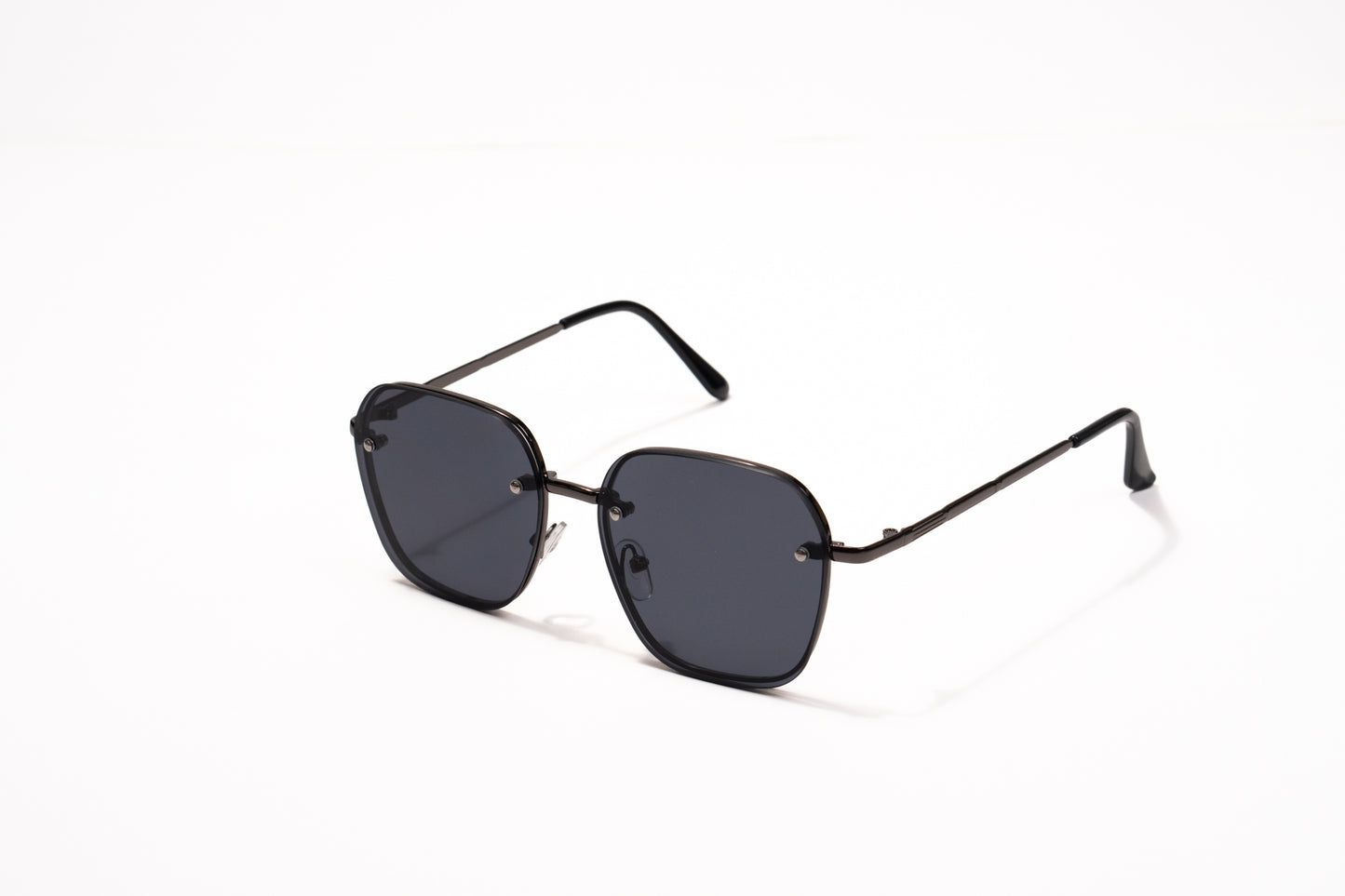 588. Celebrity metal body Rimless UV400 Retina protected cooling glass