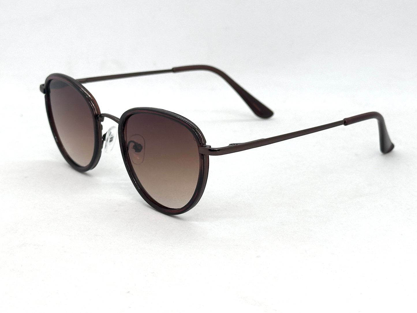 11.Celebrity glass UV400 Retina protected colling glass 11 April