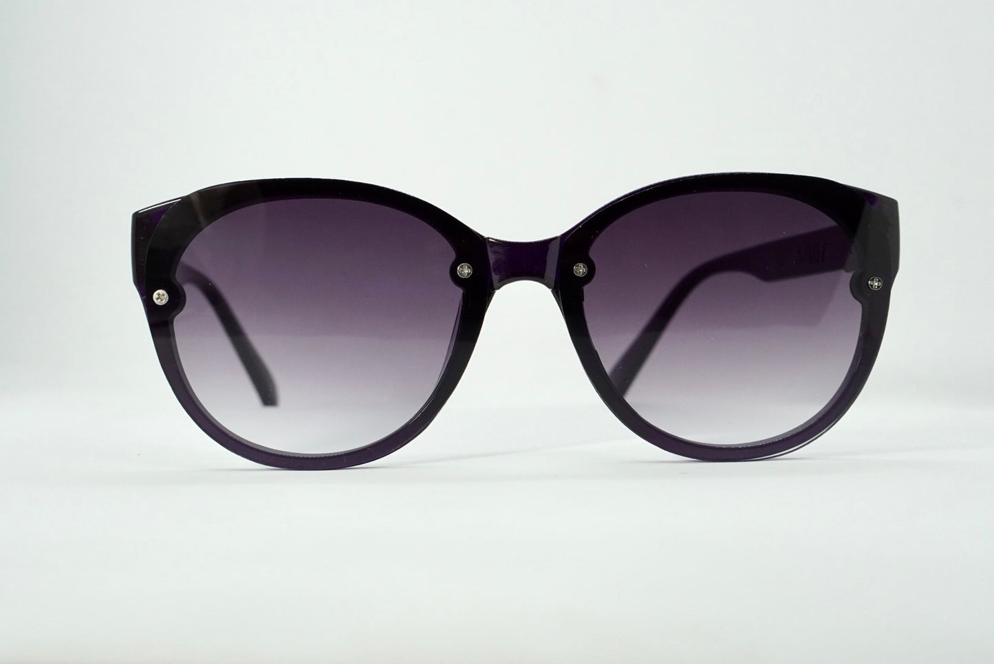 140. Celebrity sunglasses UV400 Retina protected cooling glass
