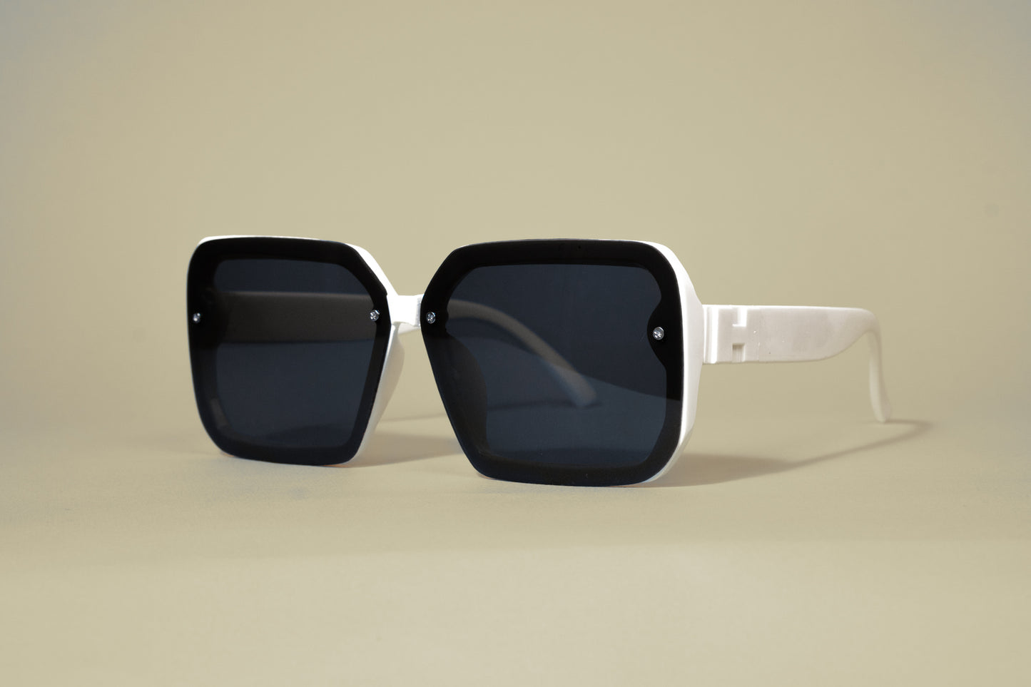 454. Celebrity sunglasses UV400 Retina protected cooling glass