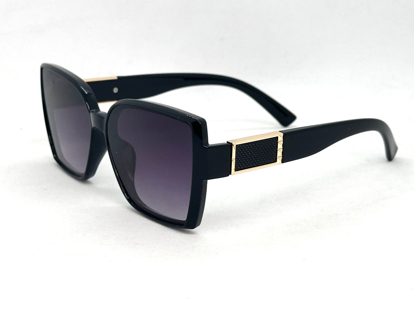 24.Celebrity glass UV400 Retina protected colling glass 11 April