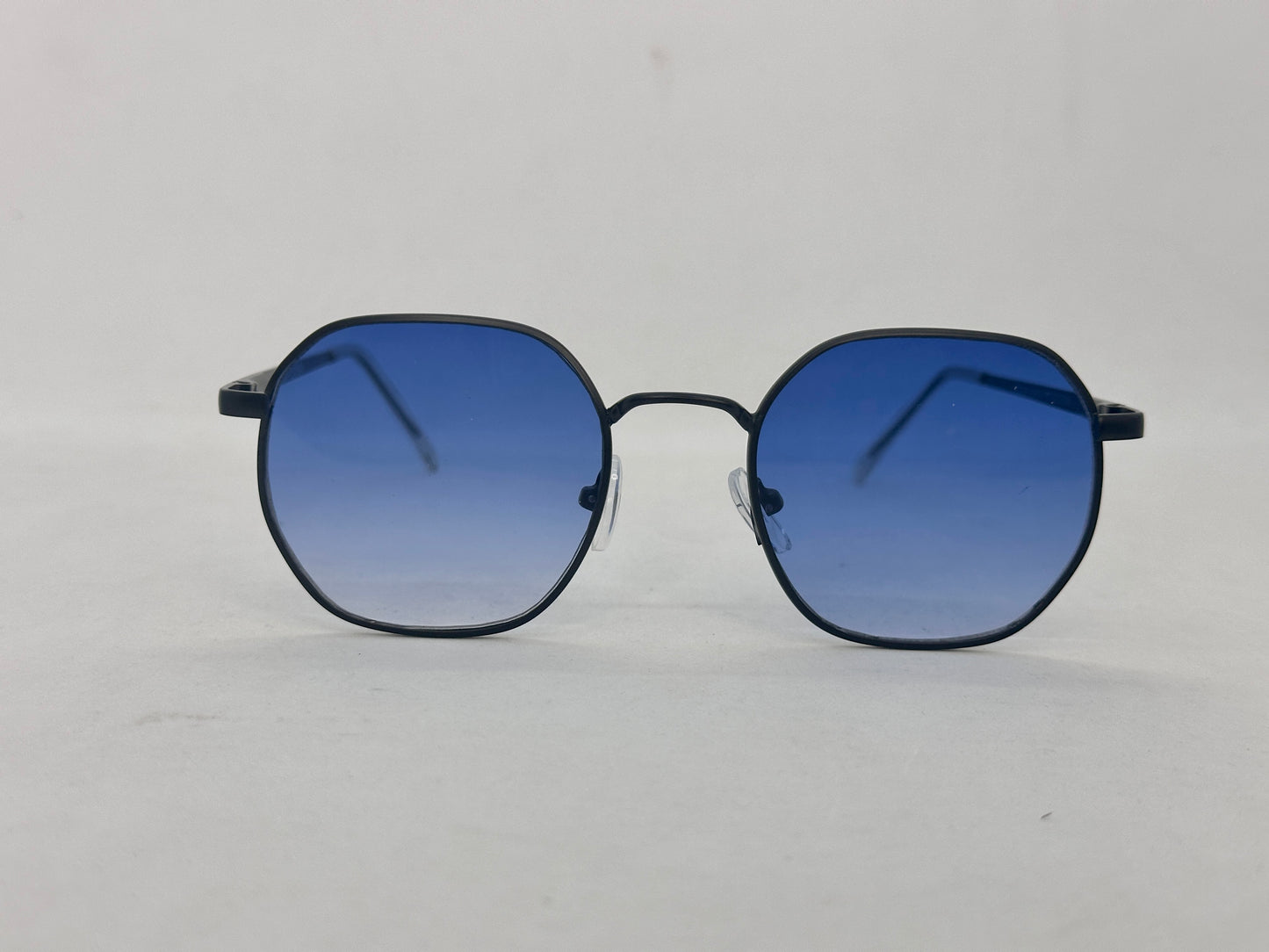 37.  Celebrity glass UV400 Retina protected colling glass 7 mar