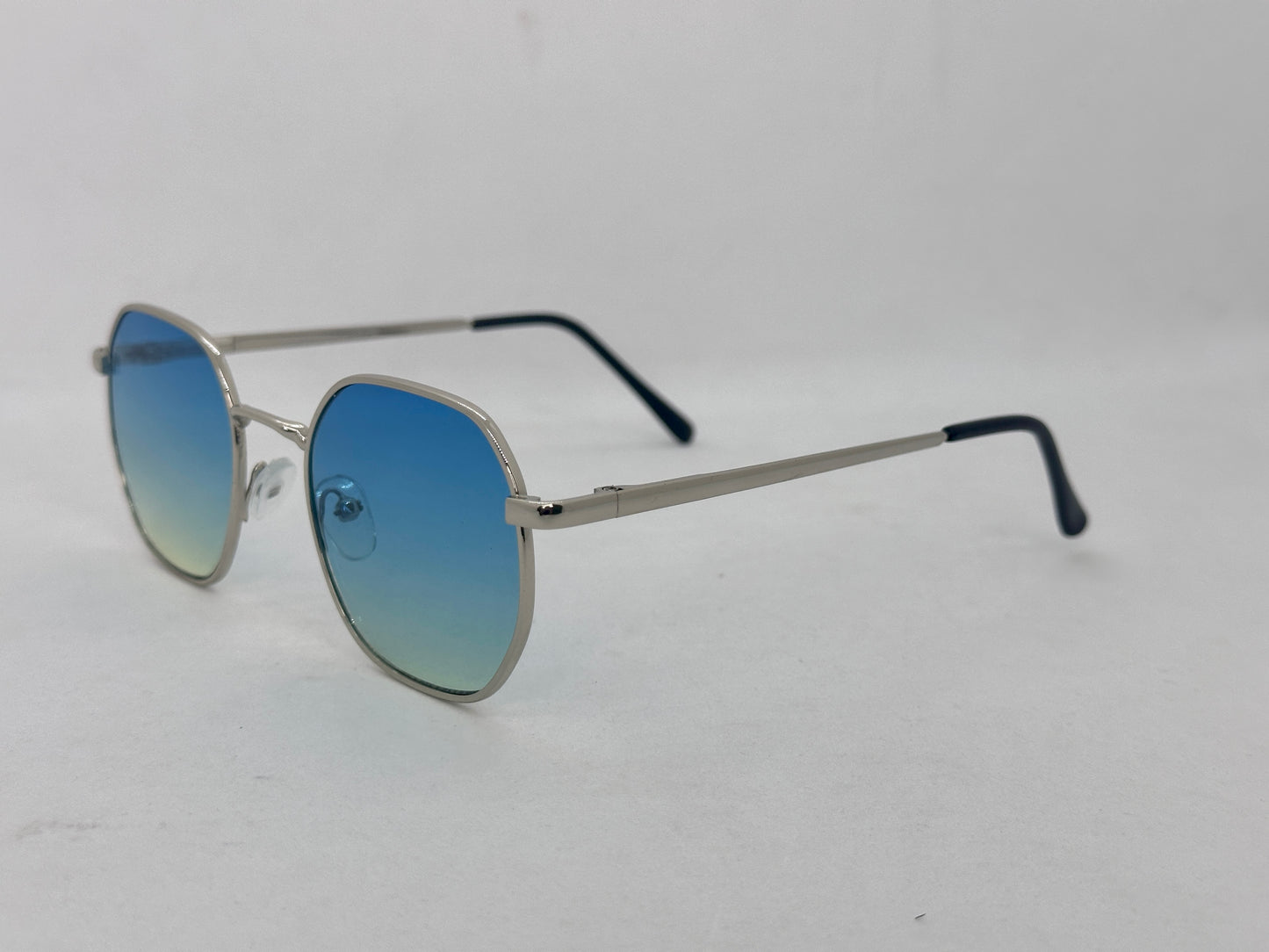 33.  Celebrity glass UV400 Retina protected colling glass 7 mar