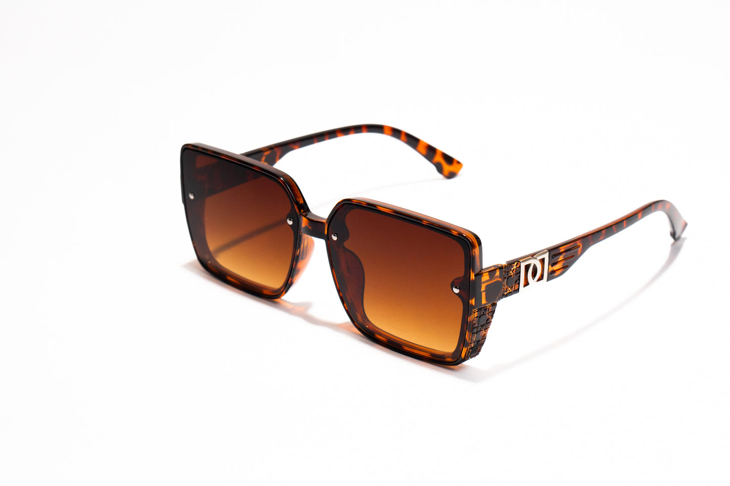 639. Celebrity sunglasses UV400 Retina protected cooling glass