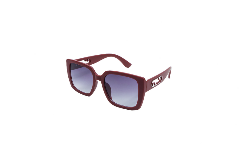 Q32i. Celebrity sunglasses UV400 Retina protected cooling glass