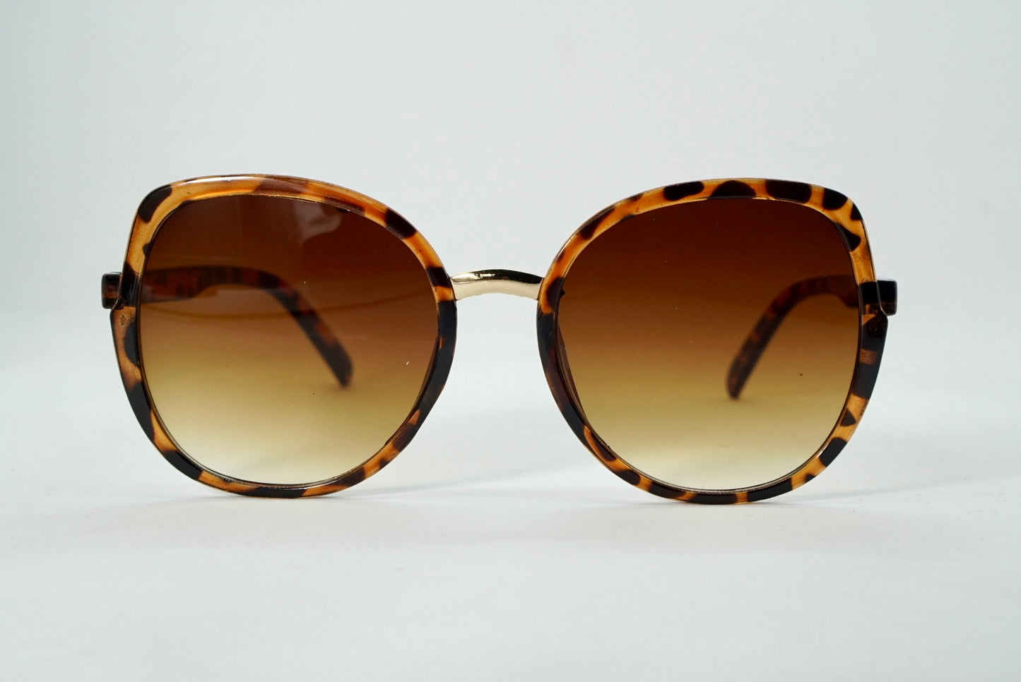9. Celebrity sunglasses UV400 Retina protected cooling glass
