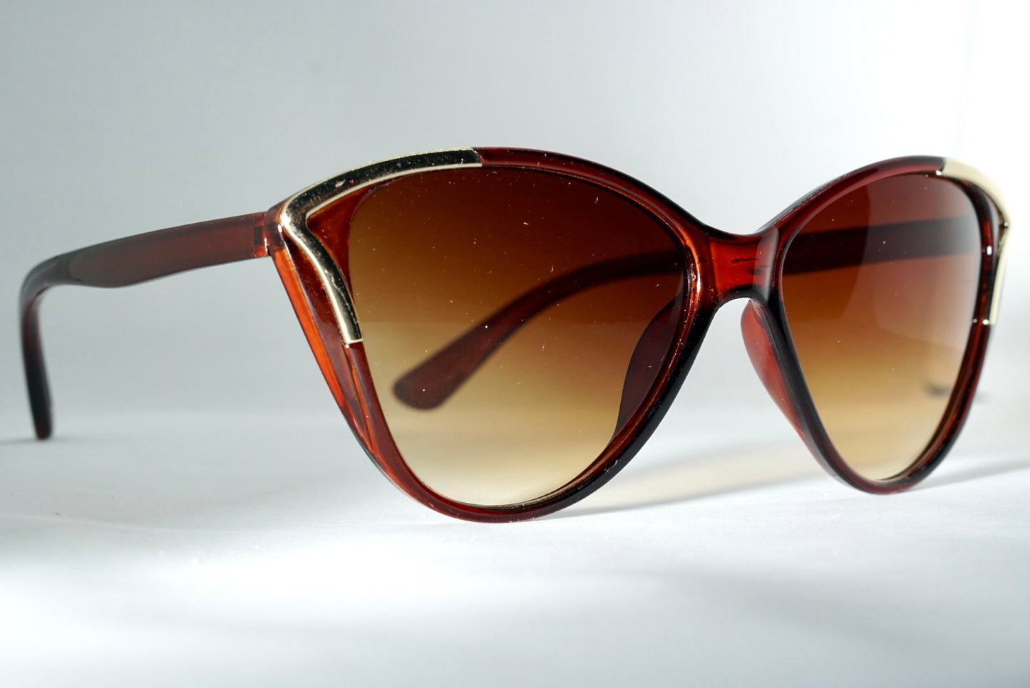124. Celebrity sunglasses UV400 Retina protected cooling glass