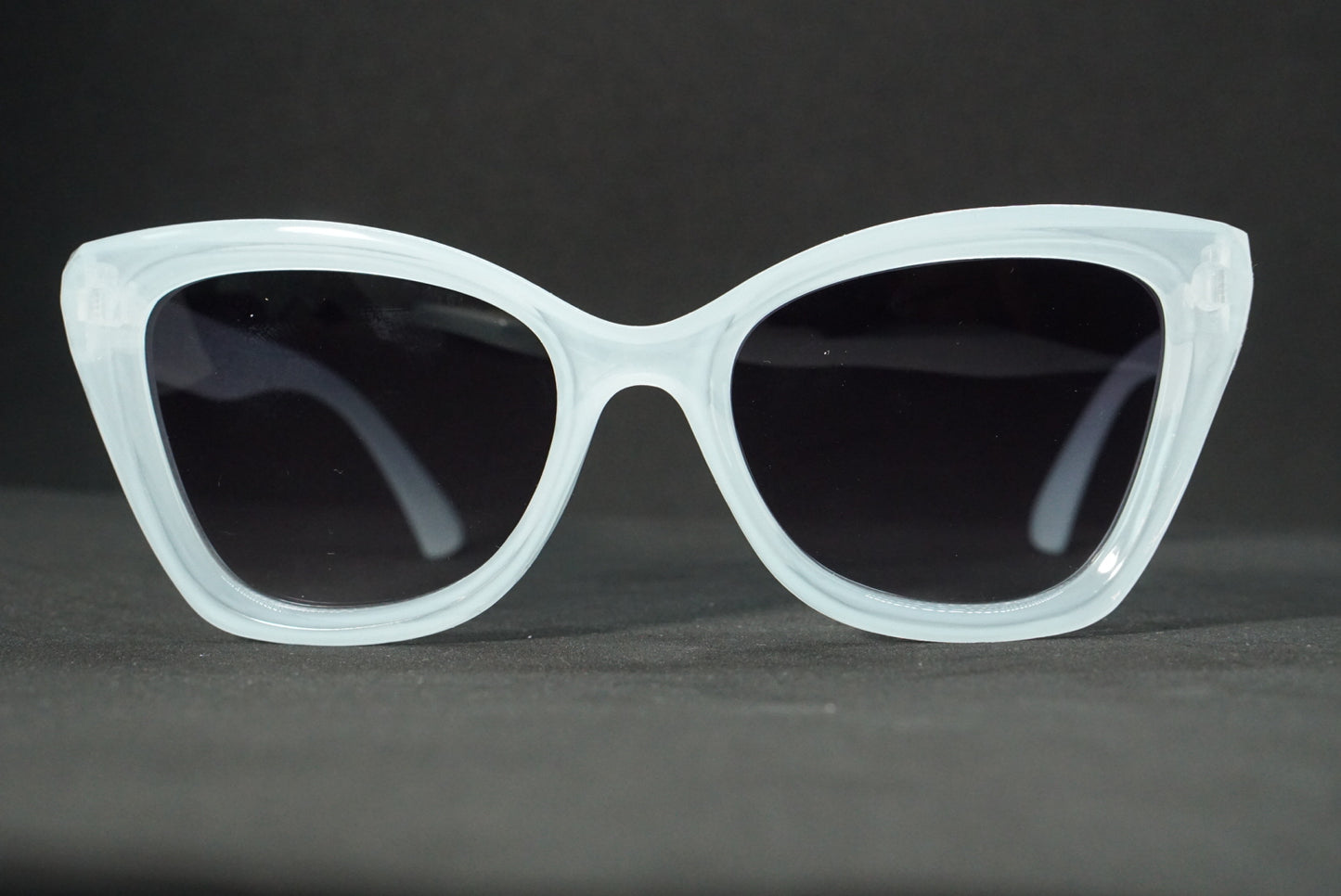 210. Celebrity sunglasses UV400 Retina protected cooling glass