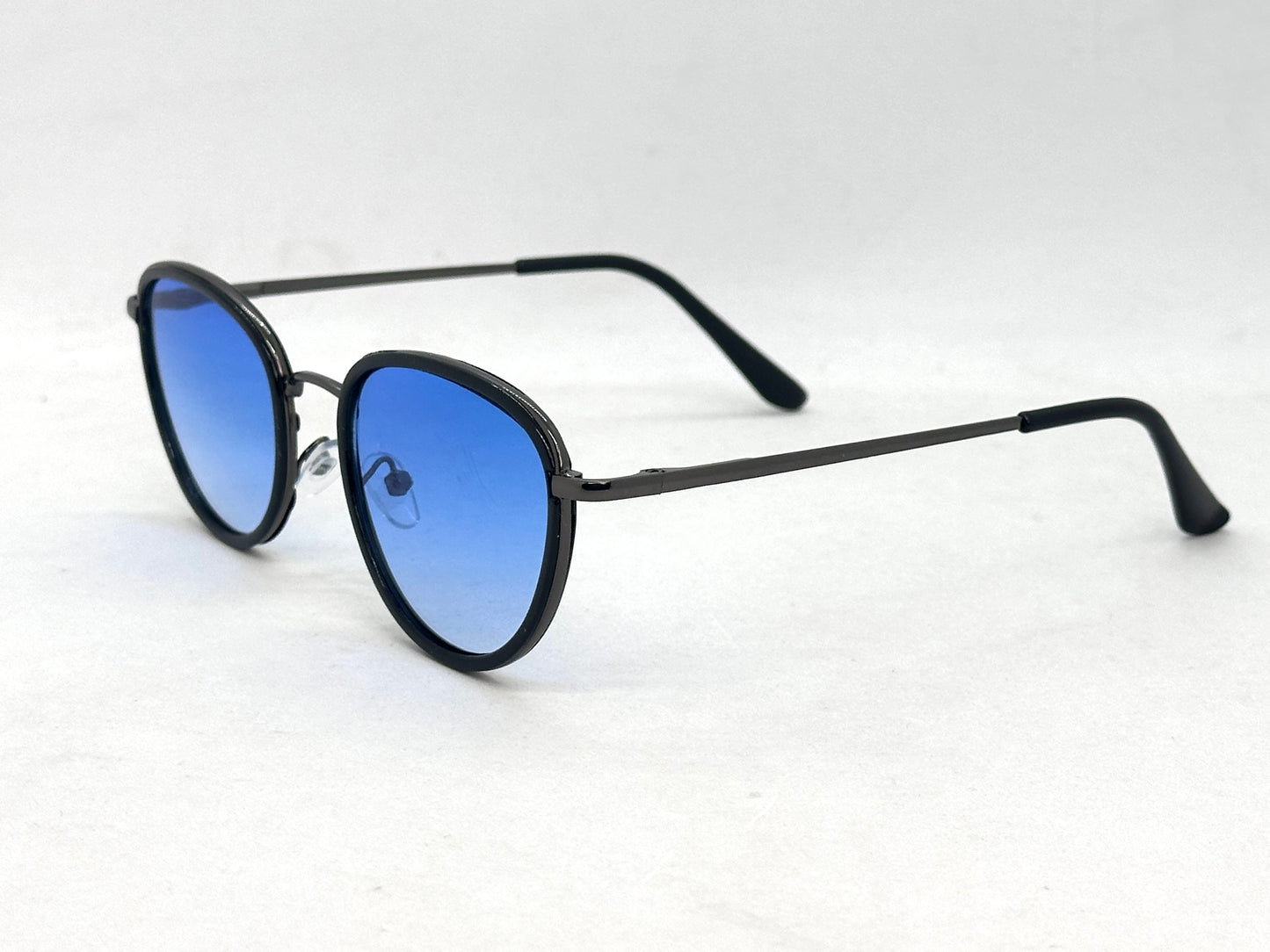 20.Celebrity glass UV400 Retina protected colling glass 11 April