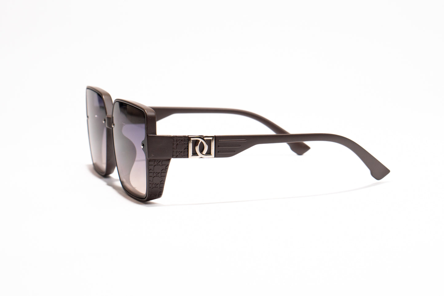 640. Celebrity sunglasses UV400 Retina protected cooling glass