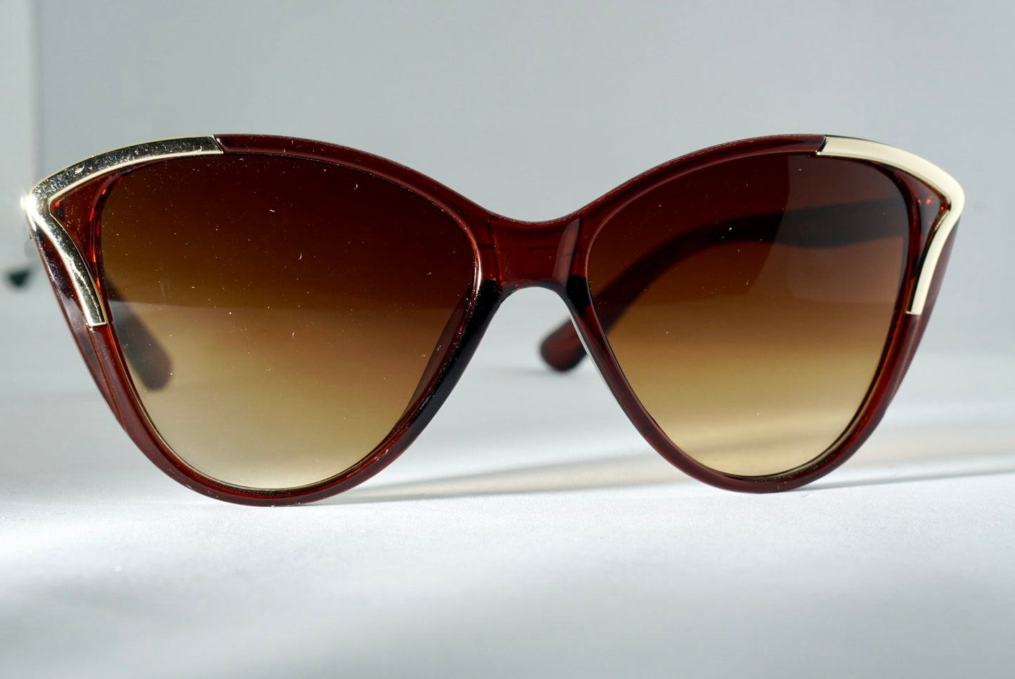 124. Celebrity sunglasses UV400 Retina protected cooling glass