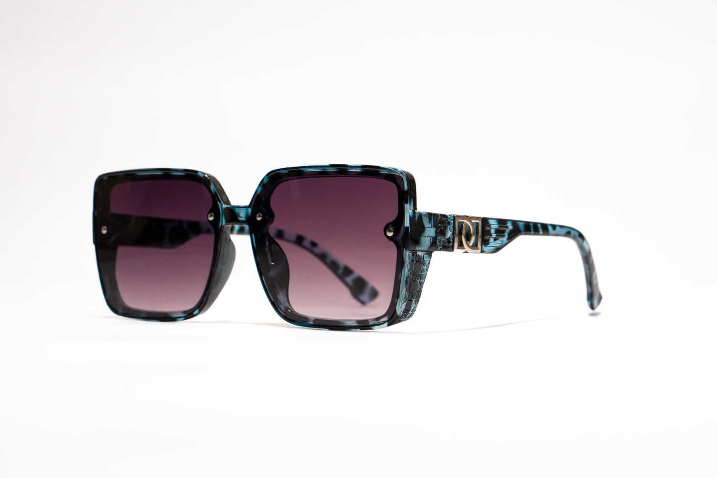 637. Celebrity sunglasses UV400 Retina protected cooling glass